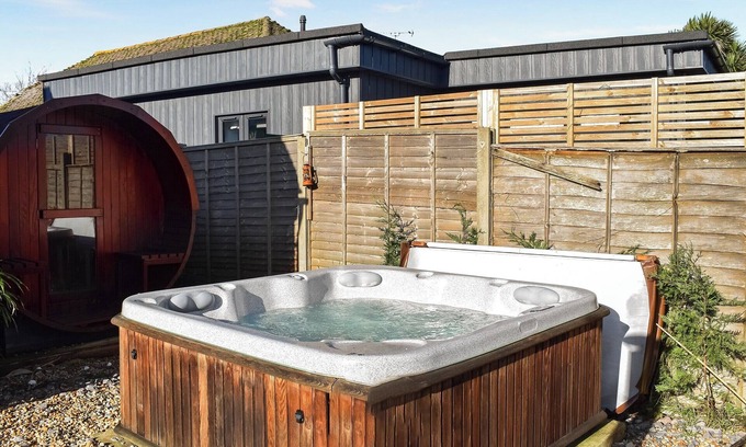 East Wittering Cottage | 1 bedroom accommodation in East Wittering, near Selsey