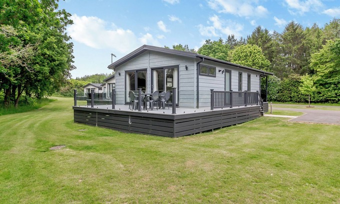 Earls Colne Ski Chalet | 1 bedroom accommodation in Earls Colne, Colchester