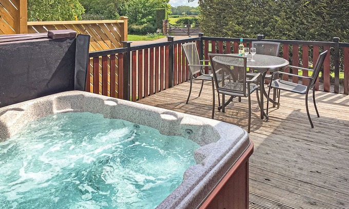 Scawton Ski Chalet | 1 bedroom accommodation in Easingwold