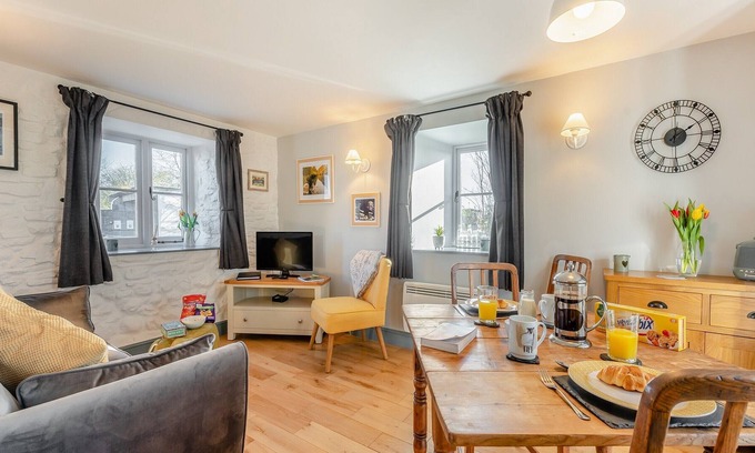 Llanybydder Cottage | 1 bedroom accommodation in Llanwenog, near Llanybydder