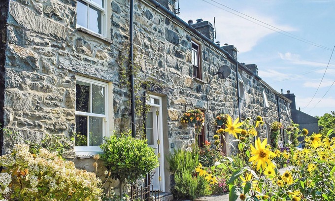 Tremadog Cottage | 1 bedroom accommodation in Tremadog, near Porthmadog