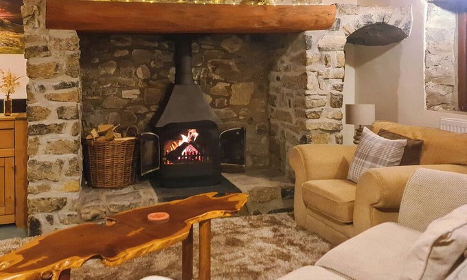 Porthyrhyd Cottage | 1 bedroom accommodation in Pontyberem, Carmarthenshire