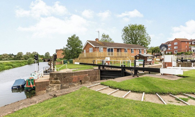 Tewkesbury Cottage | 1 bedroom accommodation in Tewkesbury