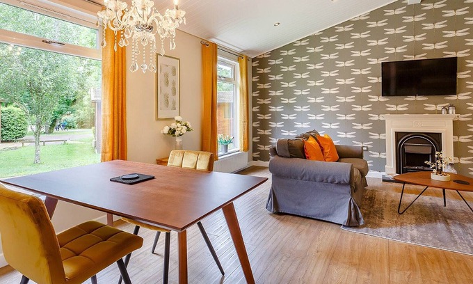 Churchill Cabin | 1 bedroom accommodation in Cotswolds