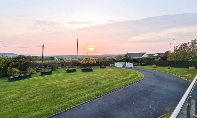 Westleigh Cottage | 1 bedroom accommodation in Appledore, near Westward Ho!