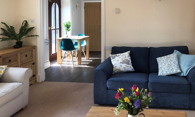 Honiton Cottage | 1 bedroom accommodation in Cotleigh