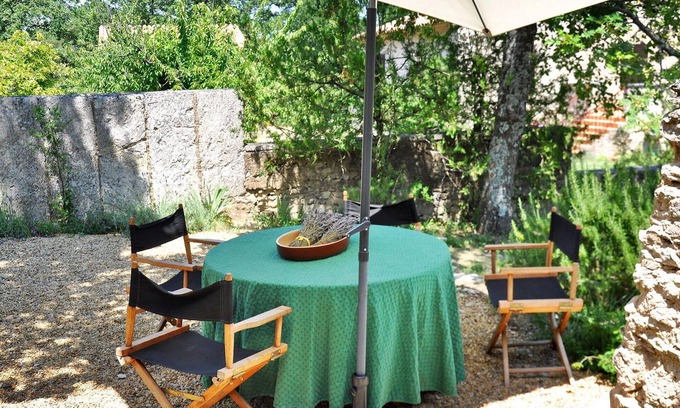 Lacoste House | 1 bedroom accommodation in Lacoste