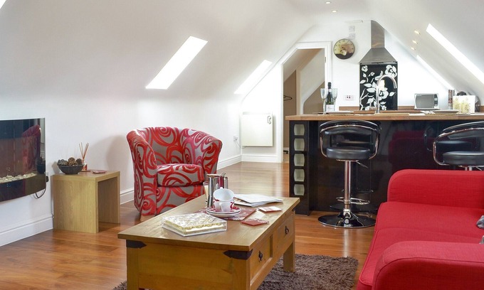 Swindon Cottage | 1 bedroom accommodation in Near Wroughton, Swindon