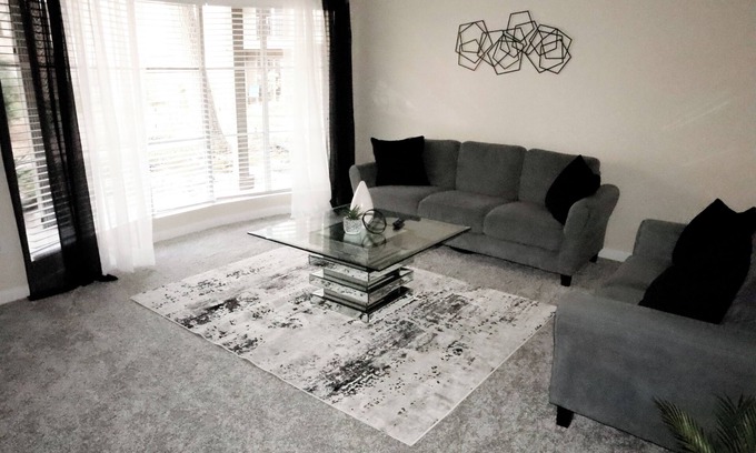 Houston Apartment | 1-bedroom apartment Cozy Luxe Stay Galleria Area