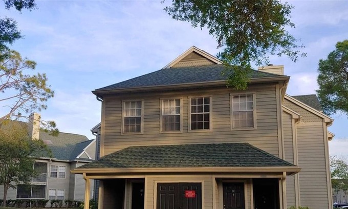 Metro West Condo | 1 Bedroom Condo 419032 by Houzlet