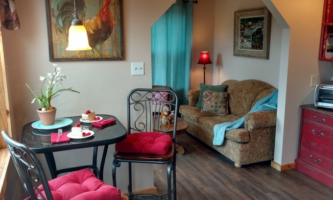 Kerrville Cottage | 1-bedroom cottage just 7 minutes to Guadalupe River