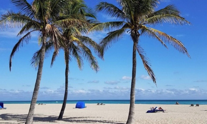 Riviera Beach Villa | 1 bedroom for you to enjoy.