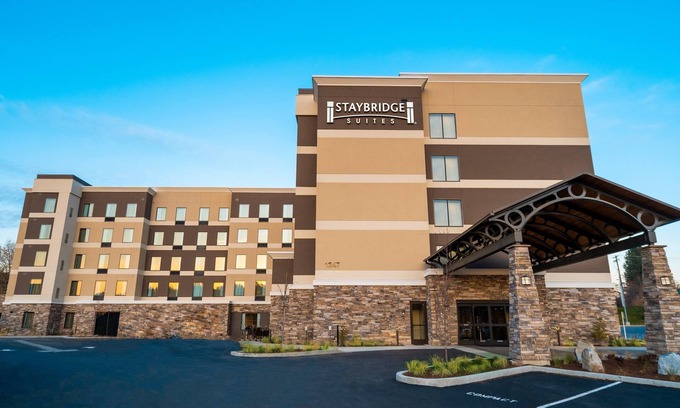Coeur d'Alene Condo | 1 Bedroom | Free Breakfast + Indoor Pool + Hot Tub