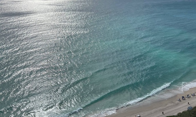 Hutchinson Island South Condo | 1-bedroom ground floor condo steps from ocean and pool at Shuckers Jensen Beach