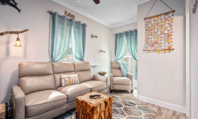 Dauphin Island Cottage | 1 Bedroom in the Pines~Dauphin Pod