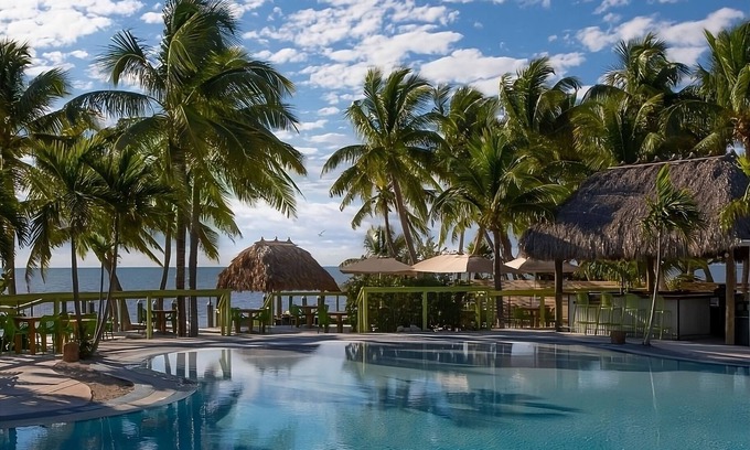 Islamorada Resort | 1 Bedroom Suite w/Kitchenette, Pool View, Free Parking & Pet Friendly