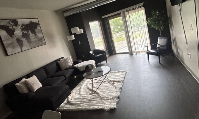 Downtown Des Moines Apartment | 1 bedroom unit in Downtown Des Moines