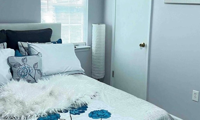 Charlotte Apartment | 1-bedroom unit just 3 minutes drive to Spectrum Center