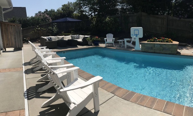 Northeast Virginia Beach House | 1 block to beach! Custom beach house w/chef's kitchen, private pool, hot tub