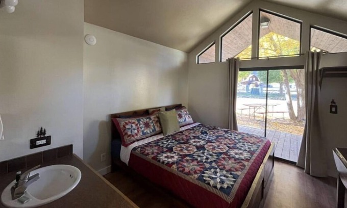 Park City Cabin | 1 BR / 1 BA Cabins.