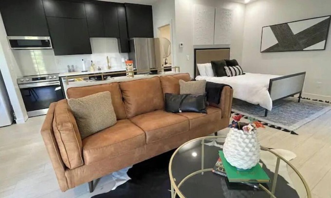 Downtown House | 1-BR guest house steps from Meteor/downtown square