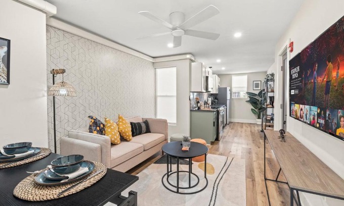 Passyunk Square Apartment | 1 BR Passyunk Ave Stunner- Perfect Location