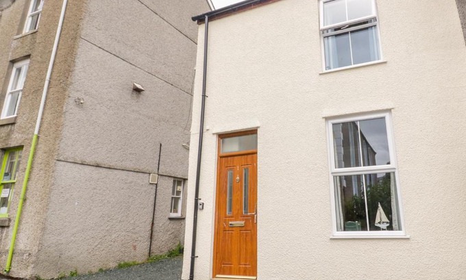 Beaumaris House | 1 Castle Row