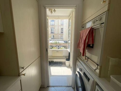 Saint-Germain-des-Pres Apartment | 1 chambre modern rue bonaparte