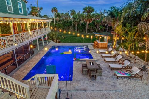 Tampa Villa | #1 Largest Tampa Private Compound 13BR Sleeps 40 Heated Pool Spa