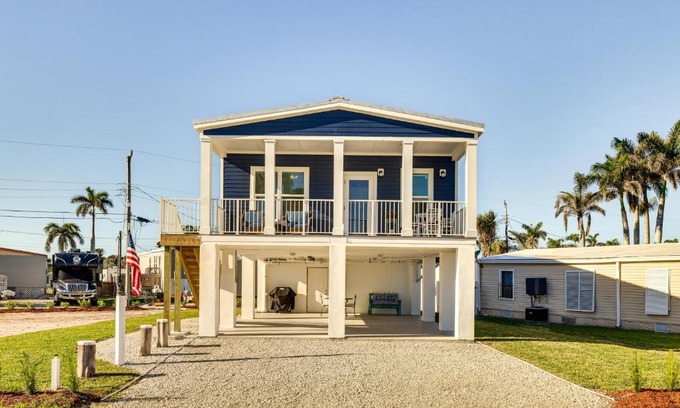 Truckland House | 1 Mi to Beach Access Home with Porch in Fort Myers!