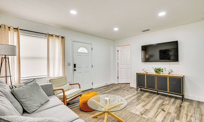 Terrace Park House | 1 Mi to Busch Gardens: Modern Home w/Private Yard