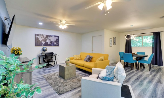 Georgetown Apartment | 1 Mi to Dtwn + Fenced Yard: Georgetown Getaway!