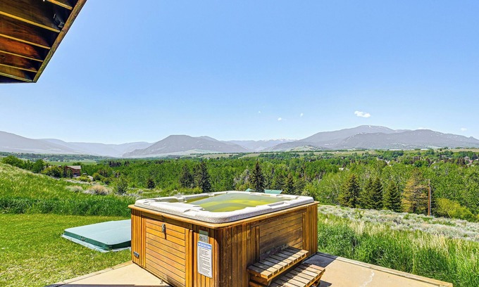 Red Lodge Cabin | 1 Mi to Dtwn Red Lodge: Mtn-View Cabin Getaway