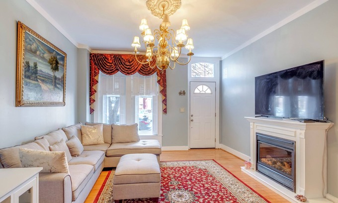 Downtown Baltimore House | 1 Mi to Dtwn: Townhome w/Patio in Baltimore!