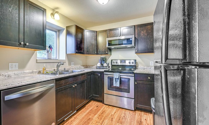 Ames House | 1 Mi to Jack Trice Stadium: Townhome w/Balcony