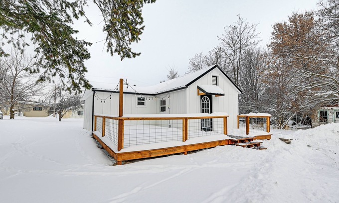 Polson House | 1 Mi to Main Street Polson: Updated Home w/Deck!