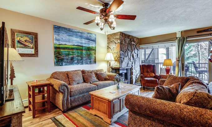 Frisco Condo | 1 Mi to Marina: Frisco Condo w/Mtn-View Balcony!