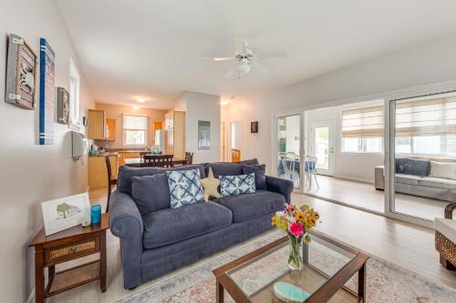 Summer Village Apartment | 1 Mi to Moody Beach Cottage with Pool Access!