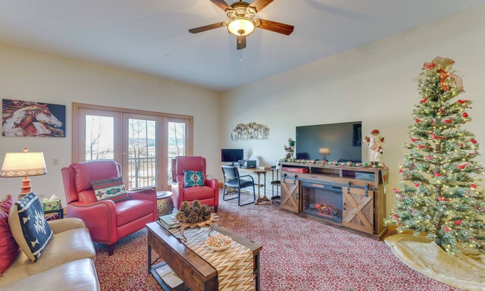 Angel Fire Condo | 1 Mi to Skiing: Mtn-View Condo in Angel Fire!