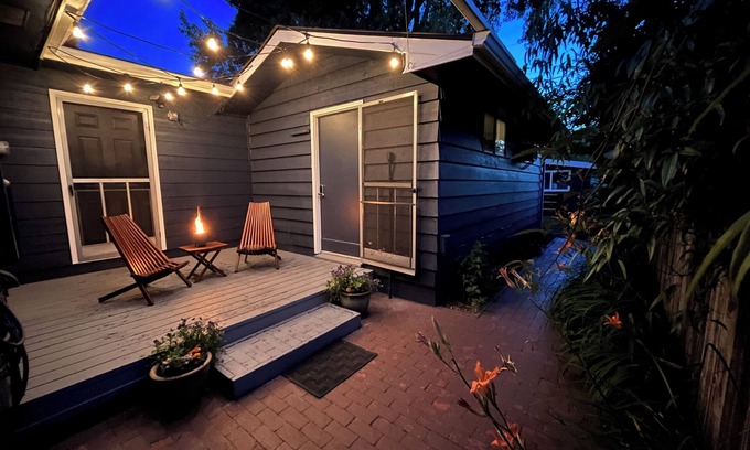 Southeast Eugene Apartment | 1 mile to campus & 3.5 to Autzen. Stylish & cozy, South Eugene Guesthouse Studio