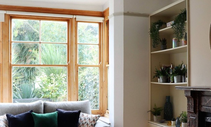 Ventnor Ski Chalet | 1 St Rhadagunds