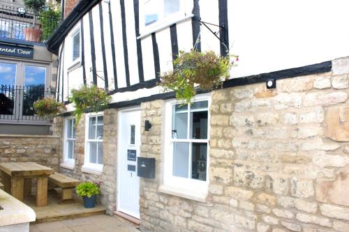 Stamford Apartment | 1 The Cottage, Studio Apartment, Ye Olde Barn Apartments