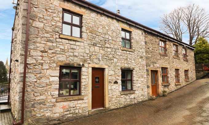 Clitheroe Cottage | 1 THE STABLES in Clitheroe