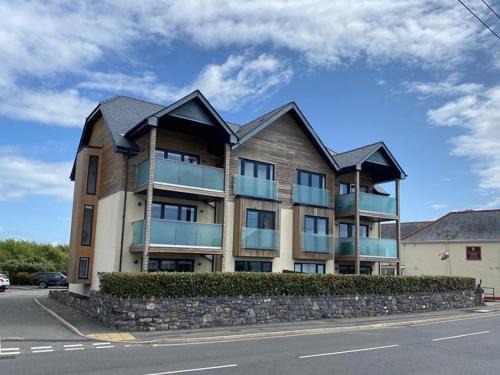 Trearddur Bay Apartment | 1 Y Bae - Top Floor Apartment