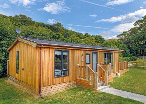 Saddleworth House | 10 Chew Valley Lodge