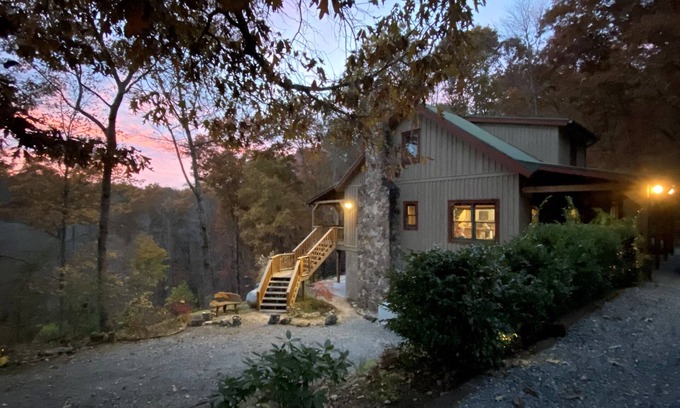 Bryson City Cabin | 10% Discount Avlb; On Mountain; Smokies. Hike/Fish/Raft/Ski.