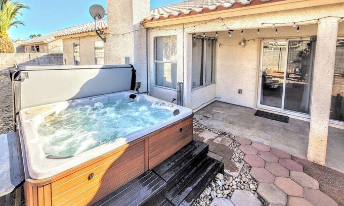 North Las Vegas House | #10 Haven w/Spa: Mins to Aliante/Desert Golf/Dwtwnn