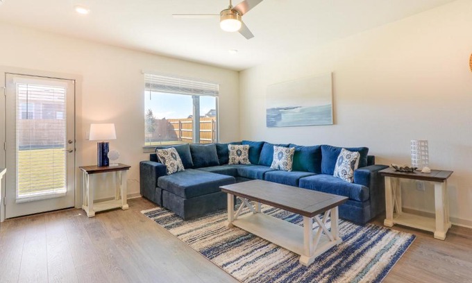 McNeil House | 10 Mi to Dtwn Bright Austin Gem with Pool Access