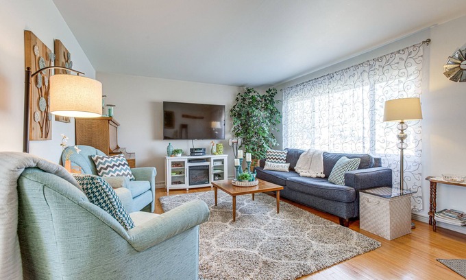 Lakewood House | 10 Mi to Dtwn Denver: Home w/Large Yard & Patio