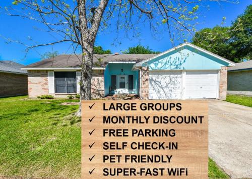 Humble House | 10 Minutes from IAH and Mall, Newly Rehabbed